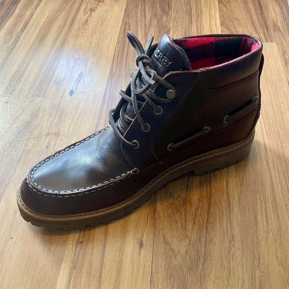 New Sperry Original Lug Chukka Boots Men’s Size: 10M